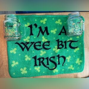 Small St Patrick’s day mat with two mason jars with handles never used ☘️☘️☘️